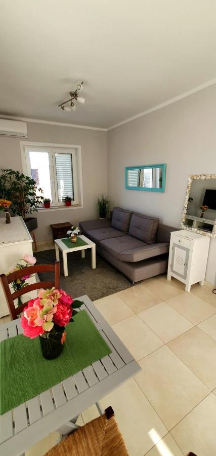 Apartments Ruzic Njivice Room photo